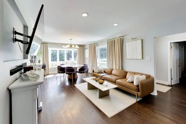 $815,000 | 339 North Emroy Avenue, Elmhurst, IL 60126