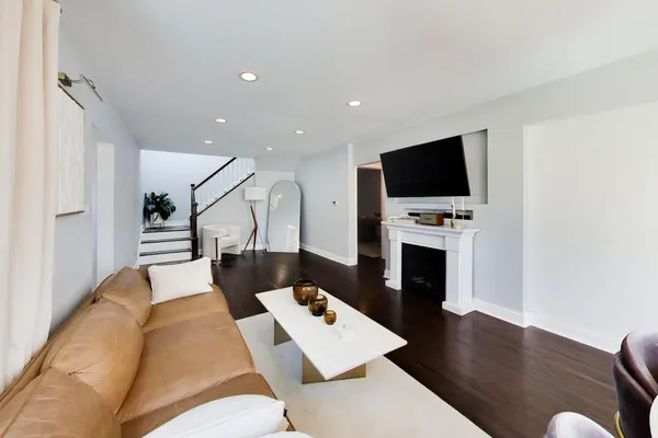 $815,000 | 339 North Emroy Avenue, Elmhurst, IL 60126