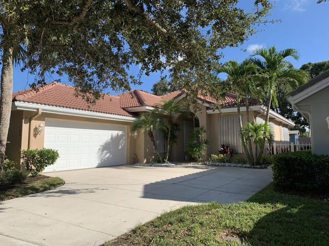 194 Hampton Place Jupiter, FL 33458 - Photo 1 of 12 Front of Home