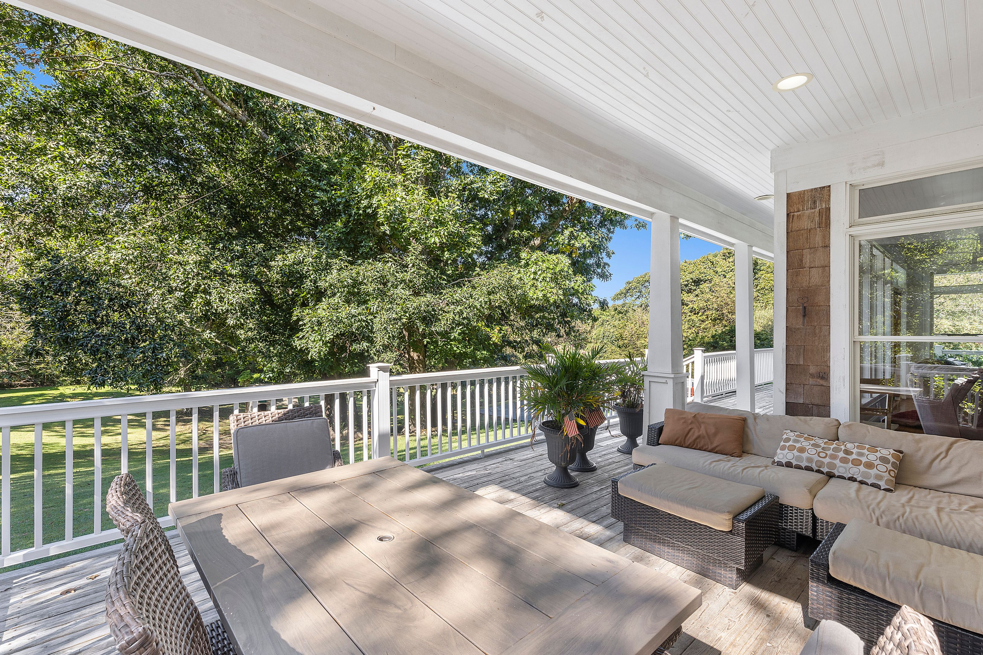 4 Bayberry Road Montauk, NY 11954 - Photo 22 of 29 a balcony with furniture and garden view