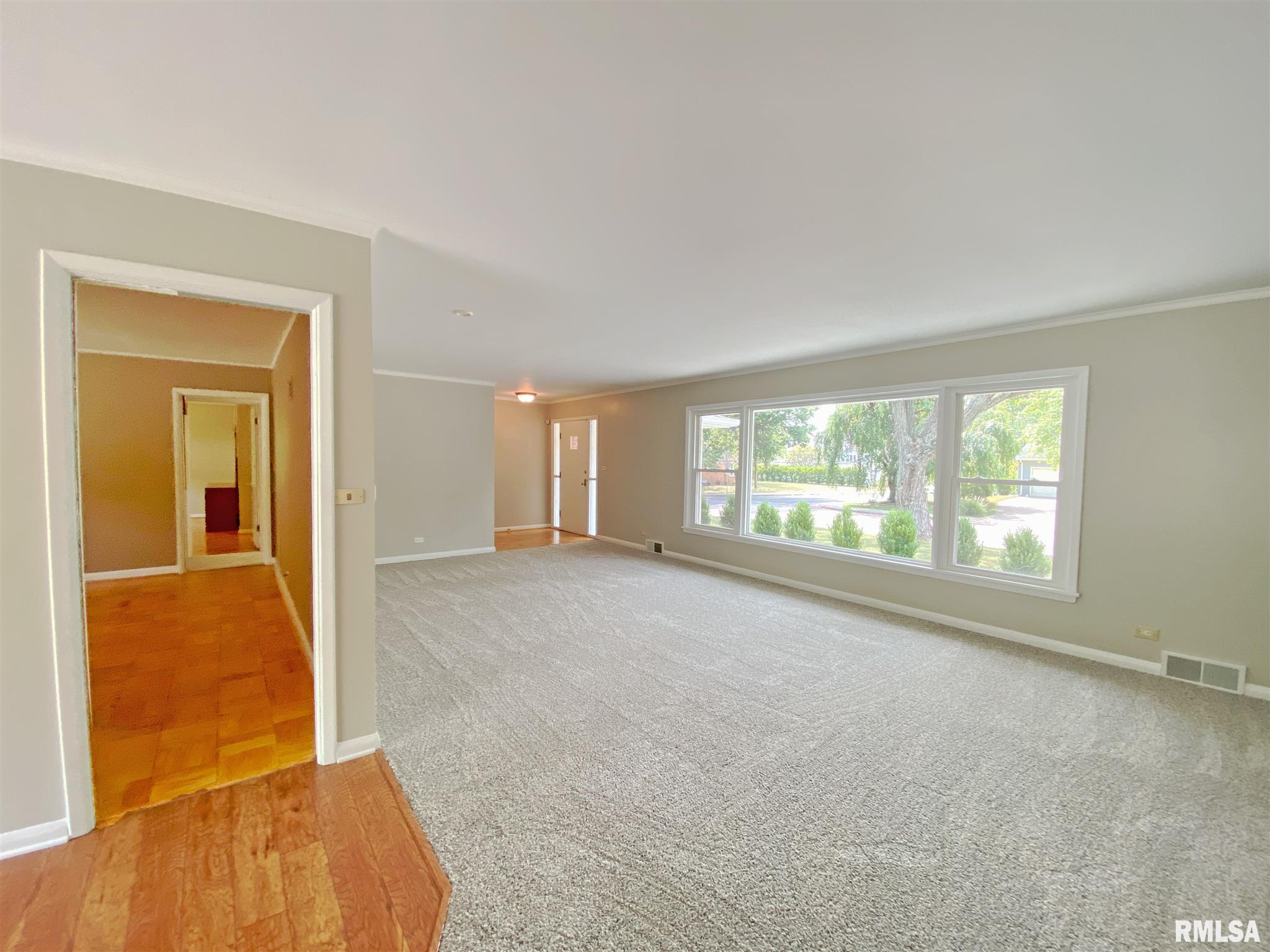 409 West Ridgemont Road Peoria, IL 61614 - Photo 11 of 30 Gallery Image 11