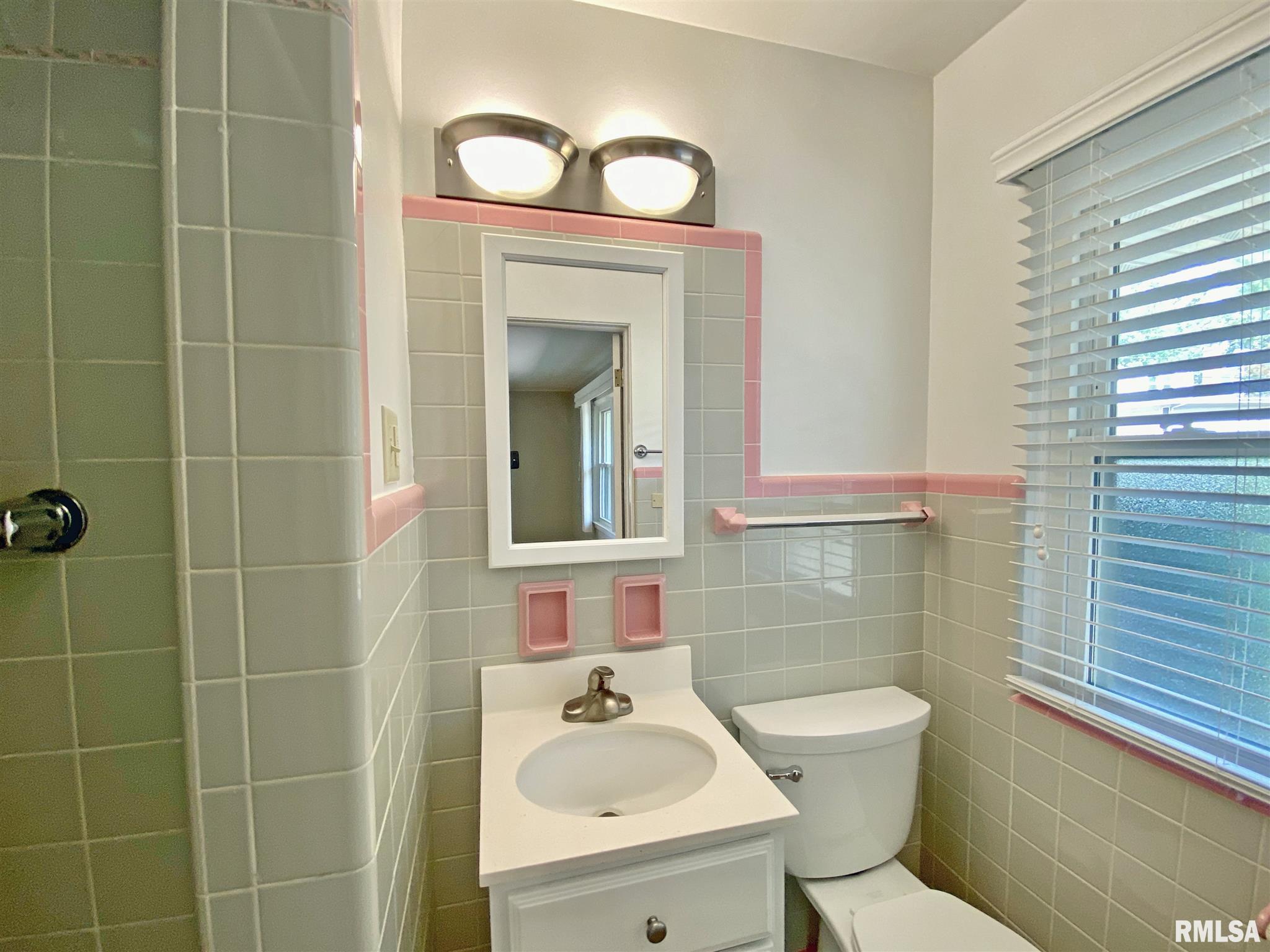 409 West Ridgemont Road Peoria, IL 61614 - Photo 17 of 30 Gallery Image 17