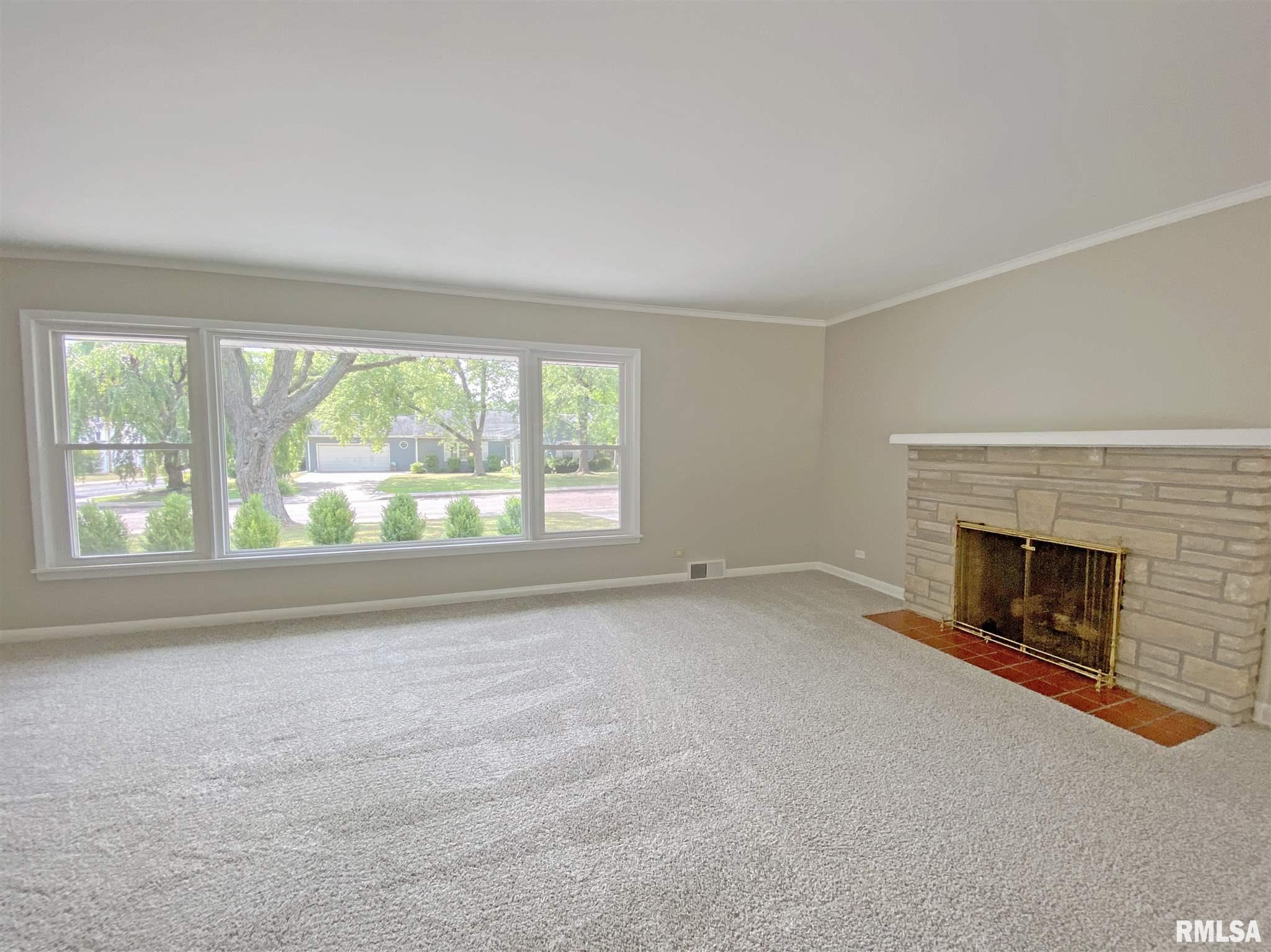 409 West Ridgemont Road Peoria, IL 61614 - Photo 8 of 30 Gallery Image 8
