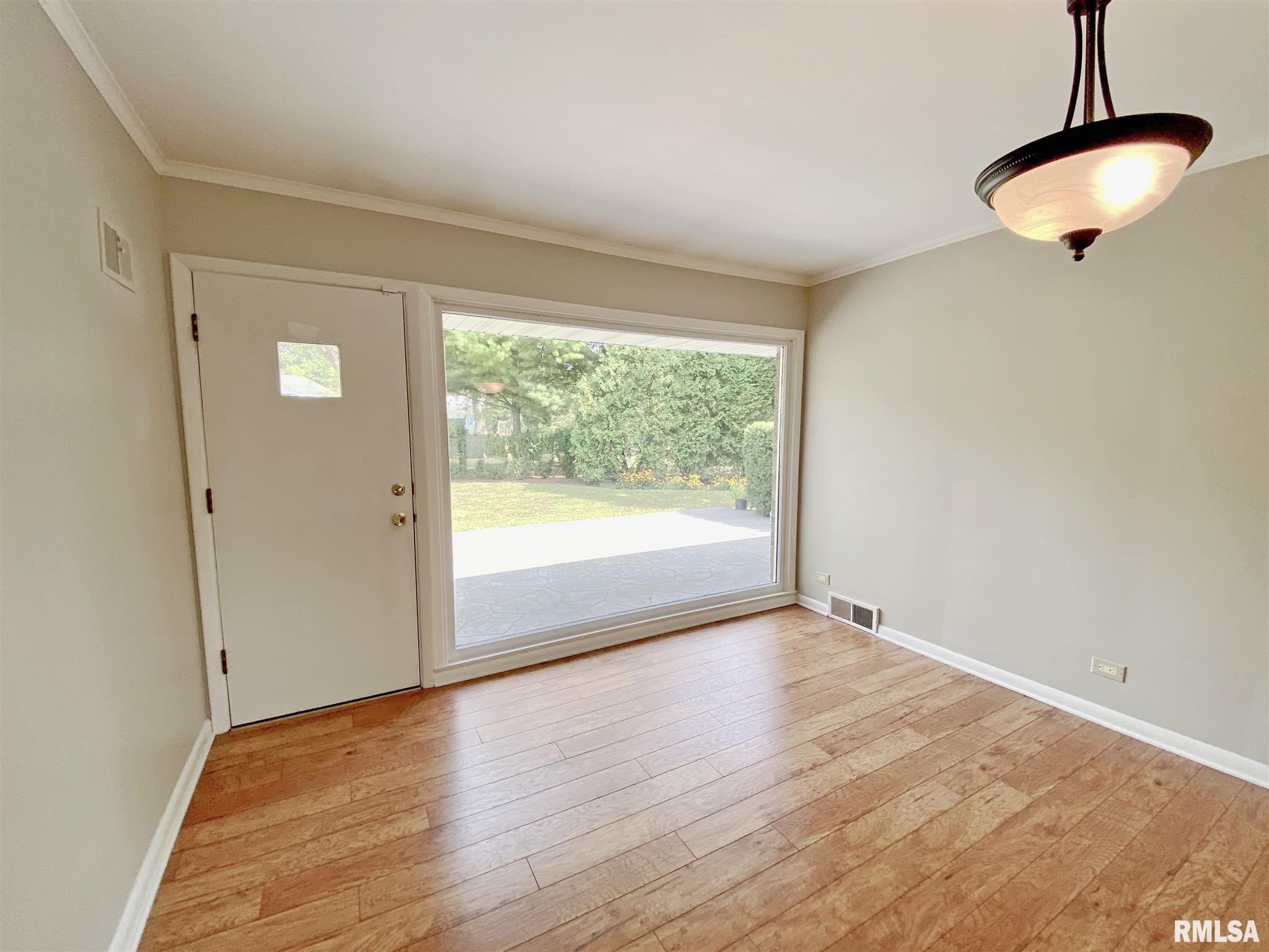 409 West Ridgemont Road Peoria, IL 61614 - Photo 10 of 30 Gallery Image 10
