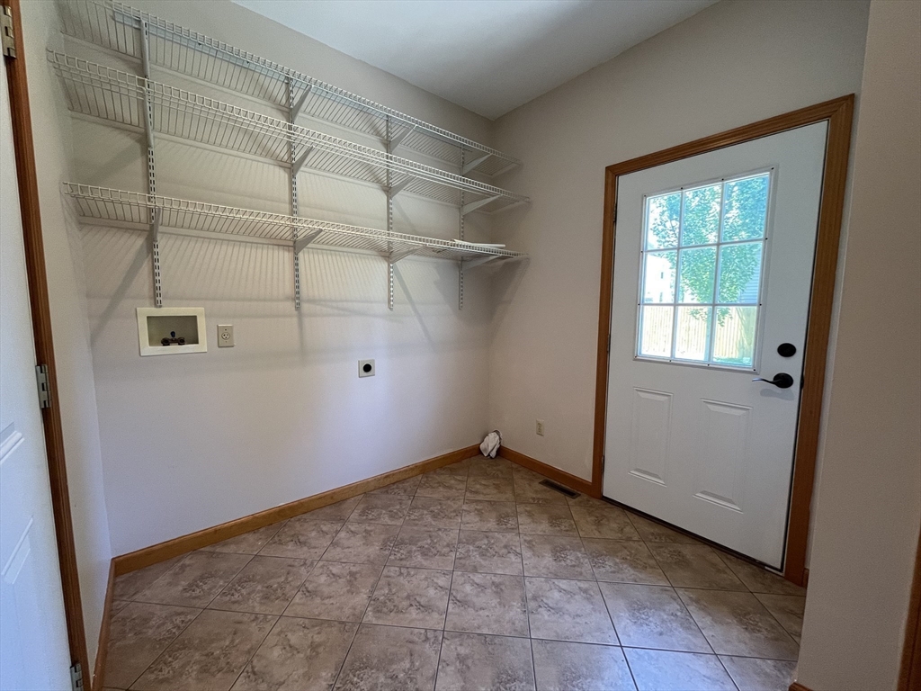 20 Gaspee Street Chicopee, MA 01013 - Photo 25 of 30