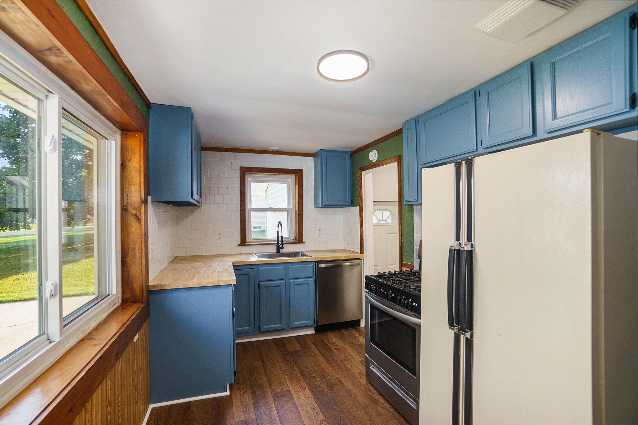 268 Church Street Hesperia, MI 49421 - Photo 8 of 18 Kitchen