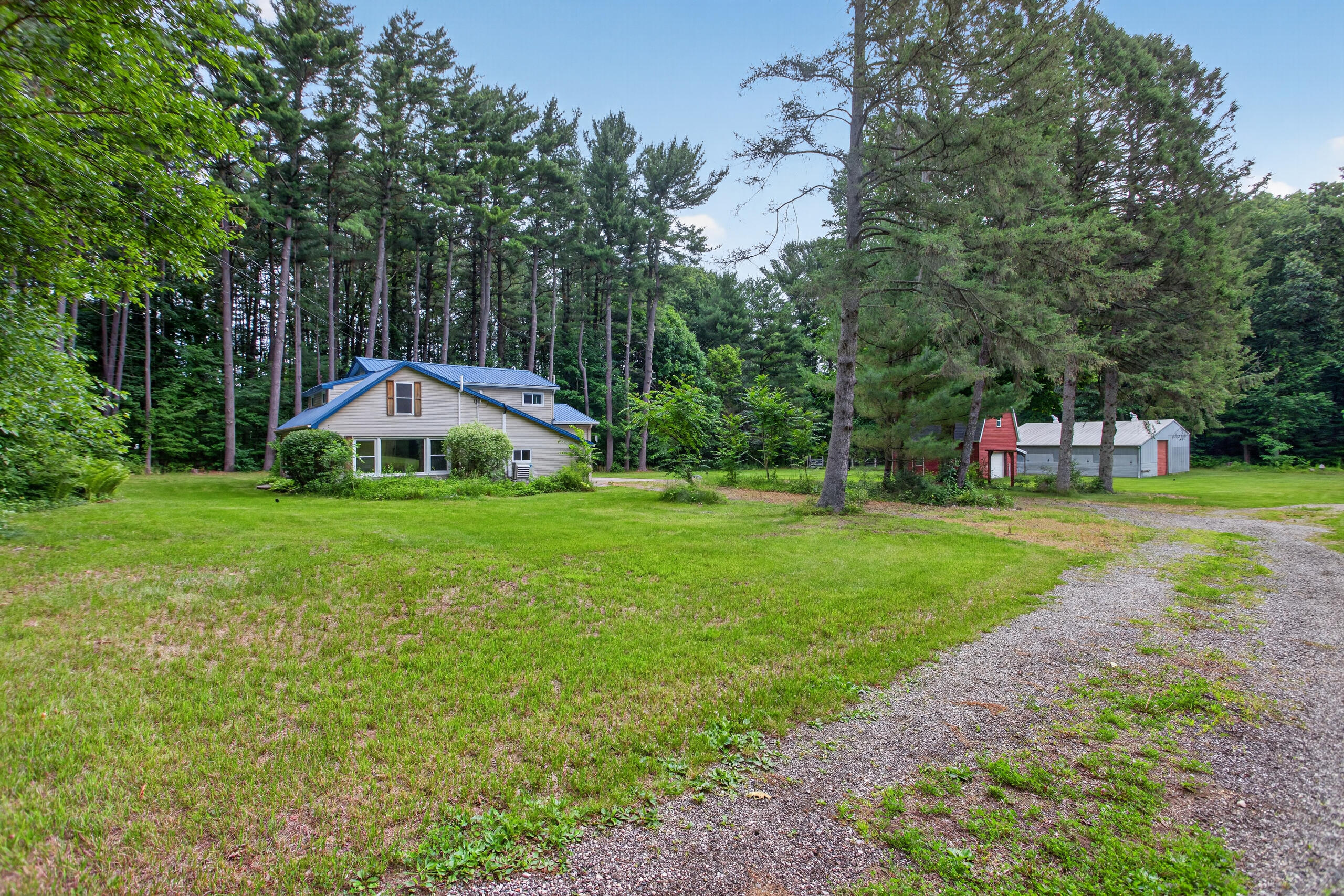 8727 Lansing Avenue Rives Junction, MI 49277 - Photo 11 of 13 IMG_2942