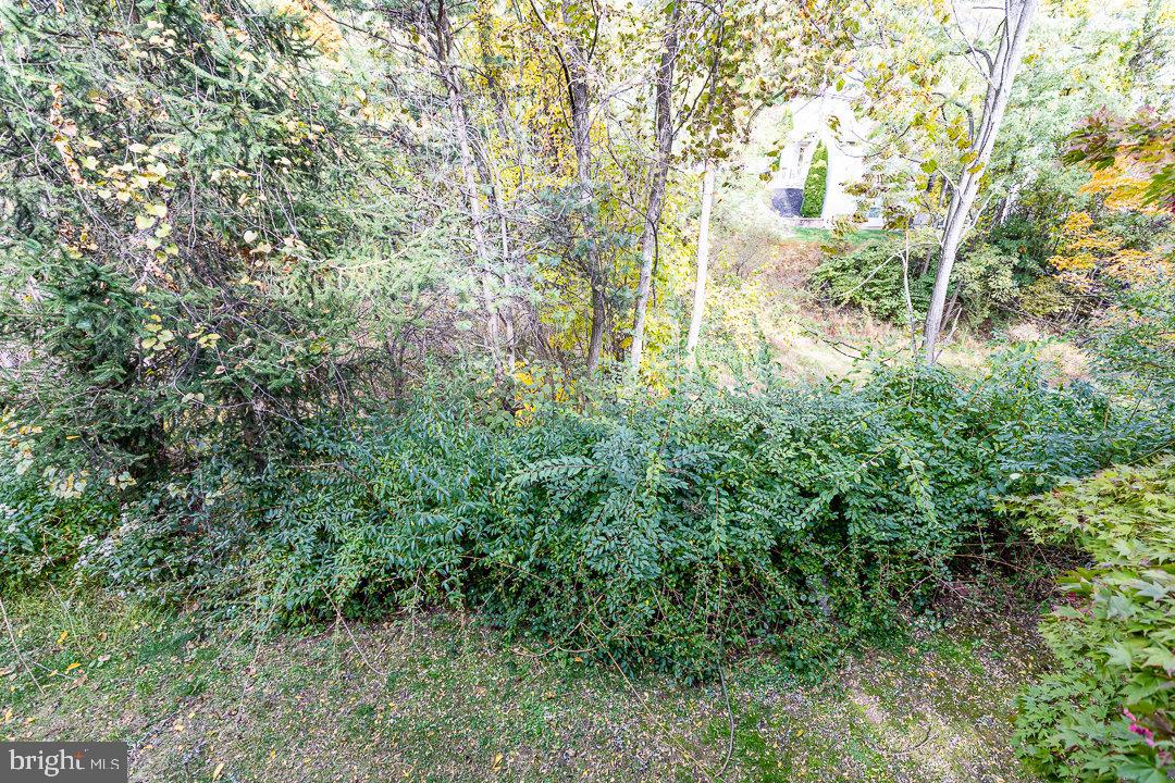 1916 Deer Path Road Harrisburg, PA 17110 - Photo 9 of 34 Gallery Image 9