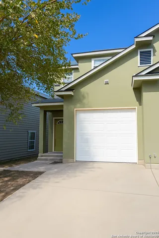 $1,395 | 5007 Summit Wood, Unit 4, San Antonio, TX 78229