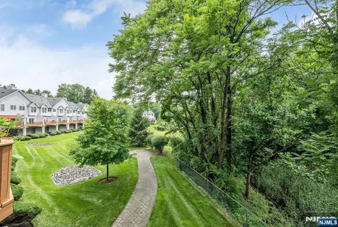 $775,000 | 94 Heather Lane, Wyckoff, NJ 07481