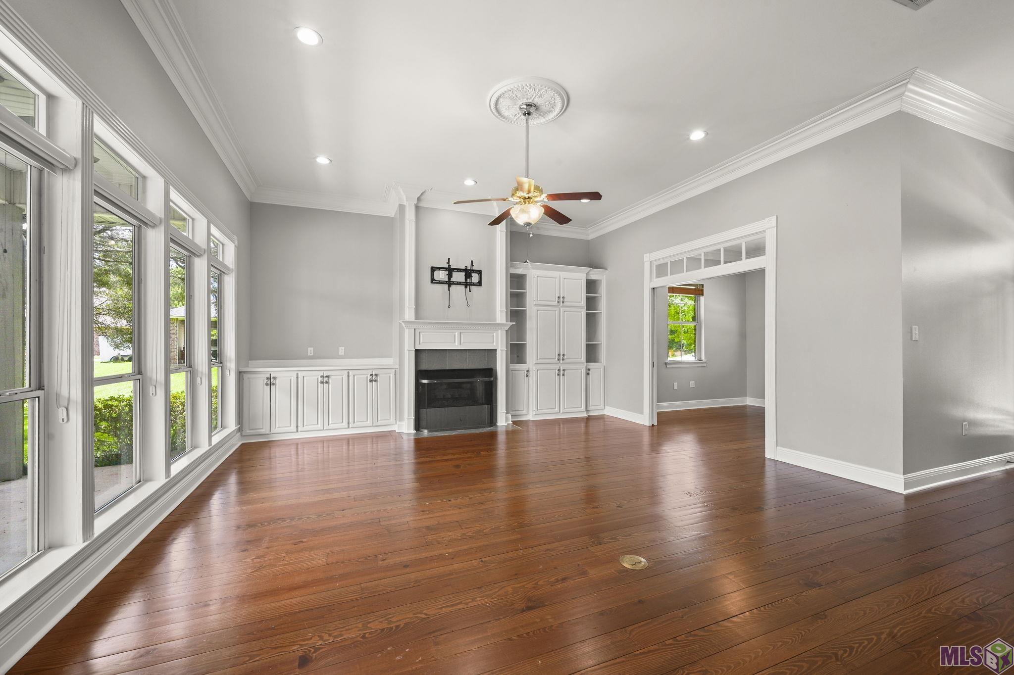 6924 Hunter's Way Denham Springs, LA 70726 - Photo 8 of 38 Gallery Image 8