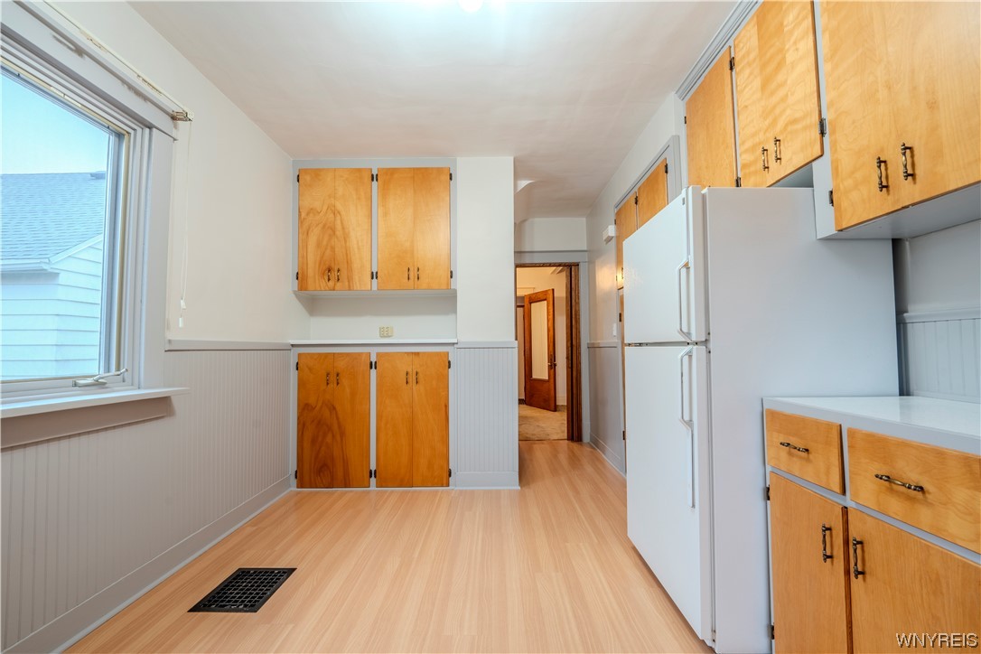 4031 Lewiston Road Niagara Falls, NY 14305 - Photo 15 of 42 Bright and airy