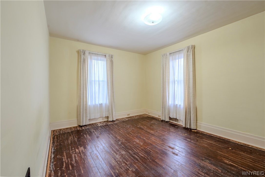 4031 Lewiston Road Niagara Falls, NY 14305 - Photo 24 of 42 3 bedroom on first floor