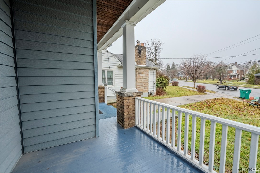 4031 Lewiston Road Niagara Falls, NY 14305 - Photo 5 of 42 Inviting front porch to enjoy and relax