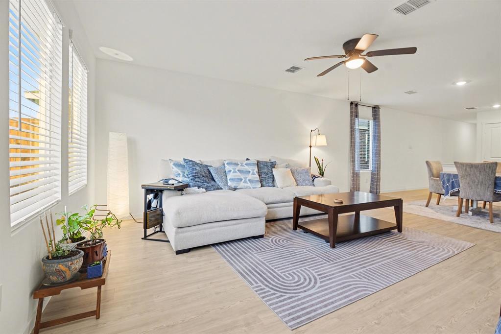 14174 Inglebert Street Pilot Point, TX 76258 - Photo 4 of 21