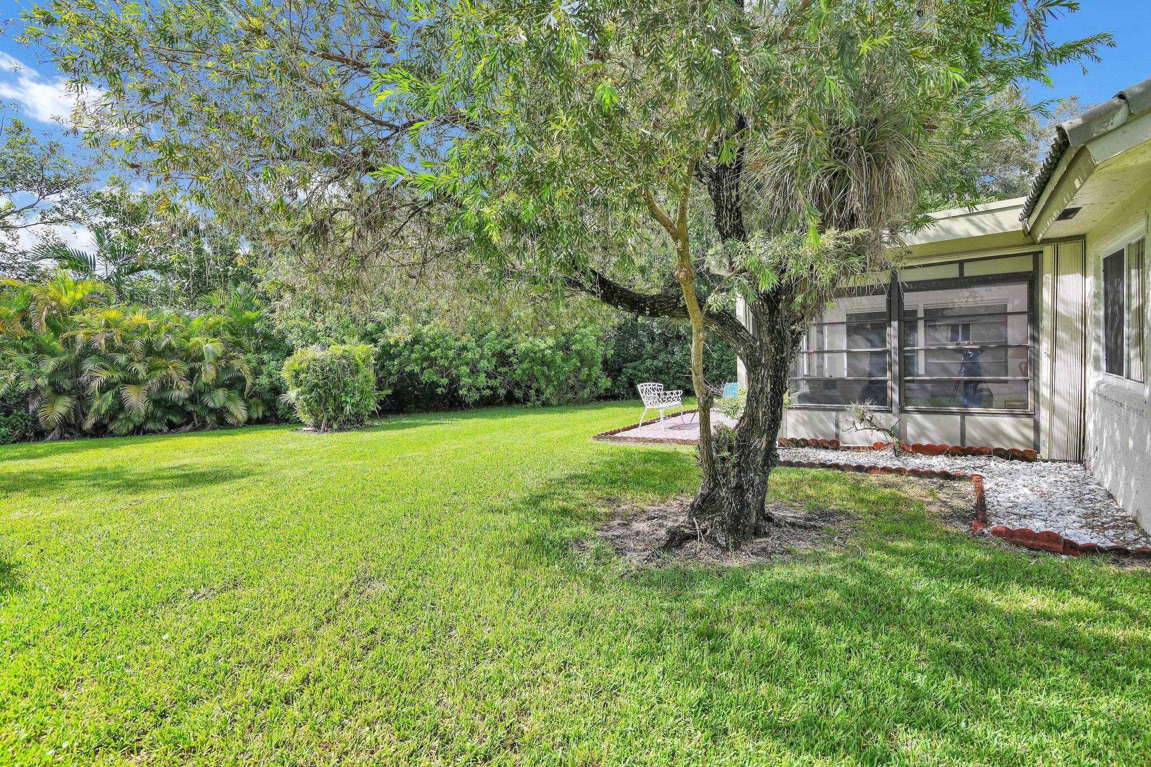 7962 Cloverfield Circle Boca Raton, FL 33433 - Photo 6 of 33 7962 Cloverfield Cir Boca Raton - 11