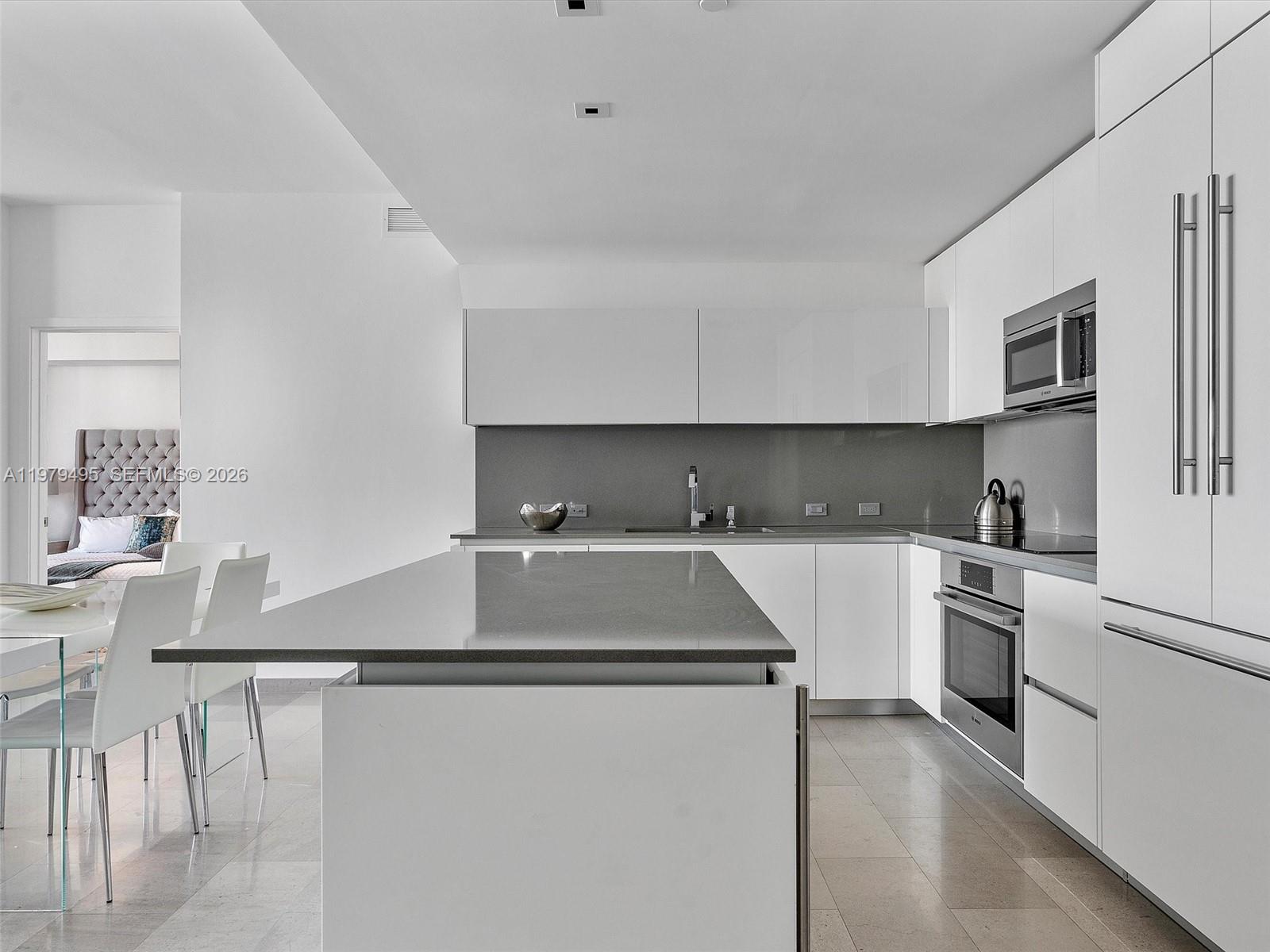 88 Southwest 7th Street, Unit 2709 Miami, FL 33130 - Photo 13 of 56