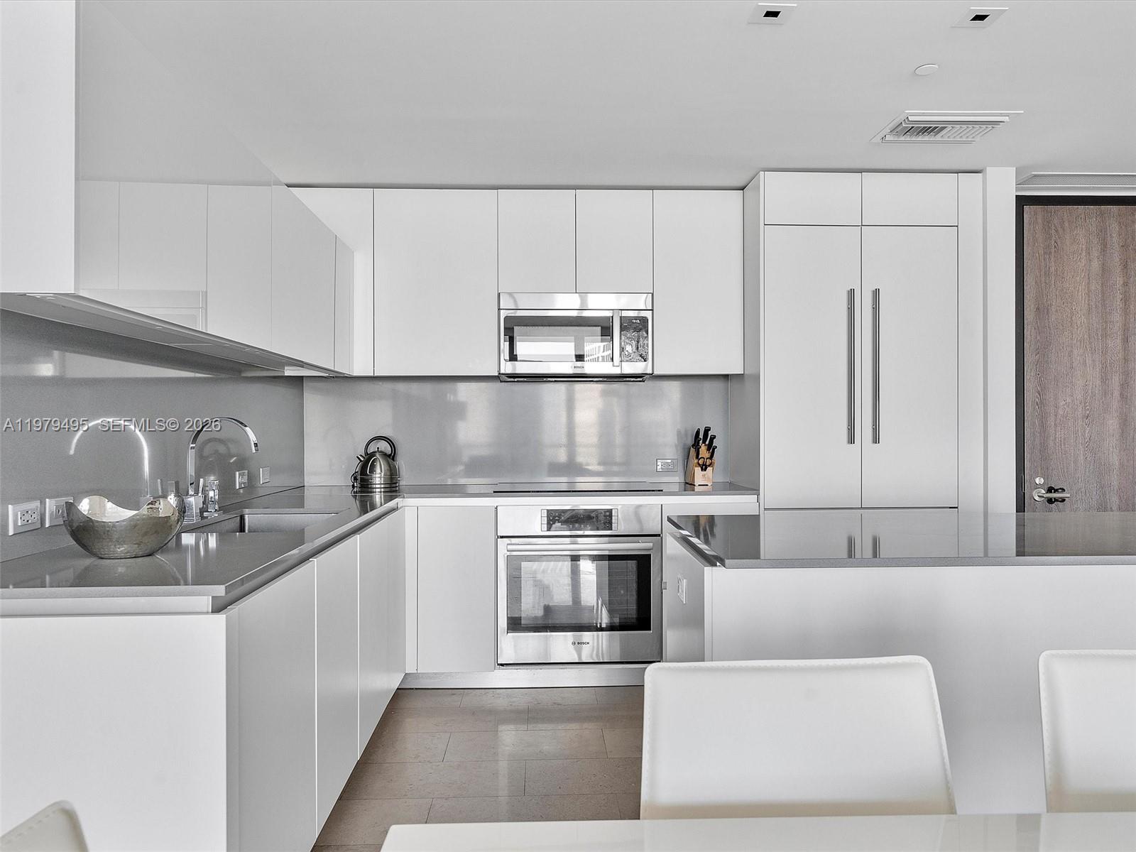 88 Southwest 7th Street, Unit 2709 Miami, FL 33130 - Photo 15 of 56