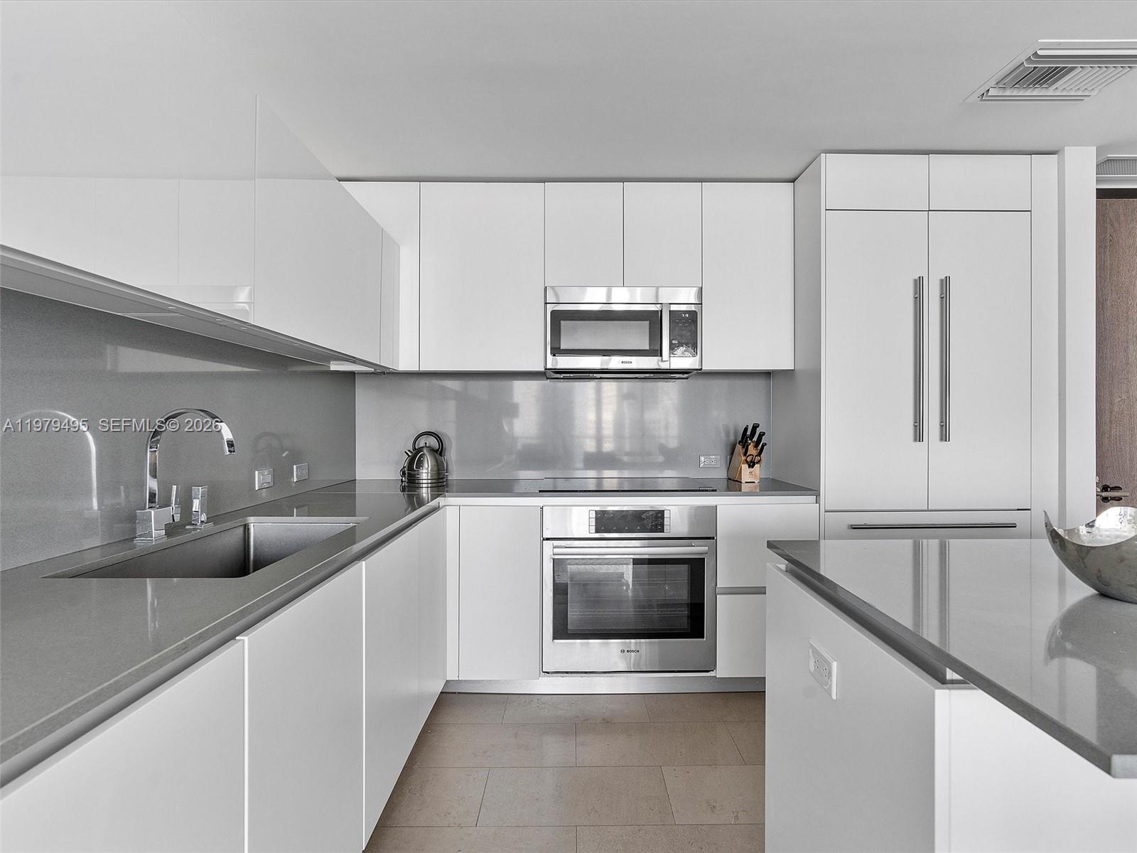 88 Southwest 7th Street, Unit 2709 Miami, FL 33130 - Photo 16 of 56