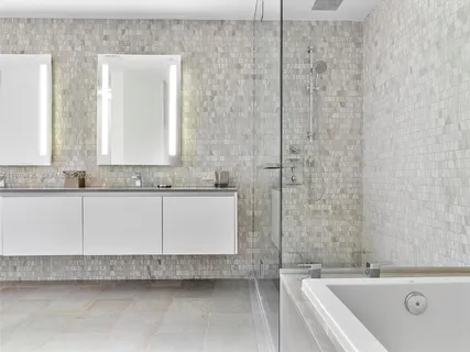 $7,200 | 88 Southwest 7th Street, Unit 2709, Miami, FL 33130