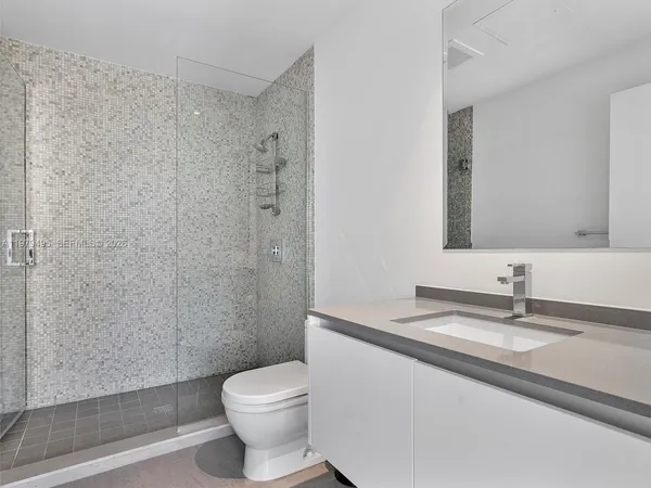 $7,200 | 88 Southwest 7th Street, Unit 2709, Miami, FL 33130