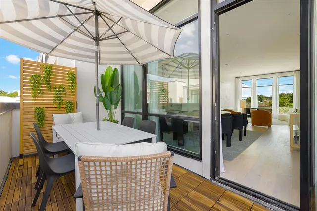 $899,000 | 610 North Oak Cliff Boulevard, Unit 204, Dallas, TX 75208