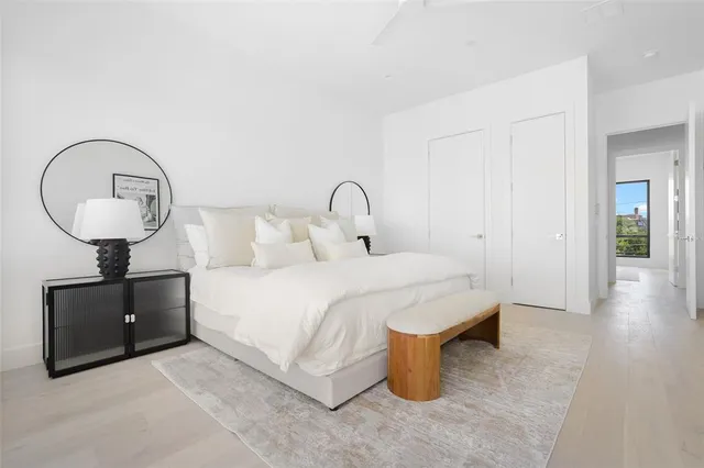 $899,000 | 610 North Oak Cliff Boulevard, Unit 204, Dallas, TX 75208