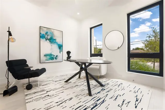 $899,000 | 610 North Oak Cliff Boulevard, Unit 204, Dallas, TX 75208