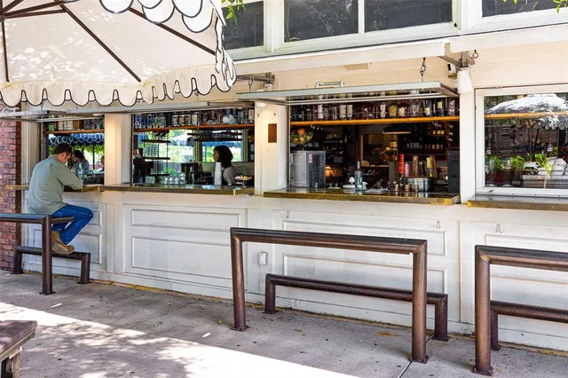 $899,000 | 610 North Oak Cliff Boulevard, Unit 204, Dallas, TX 75208