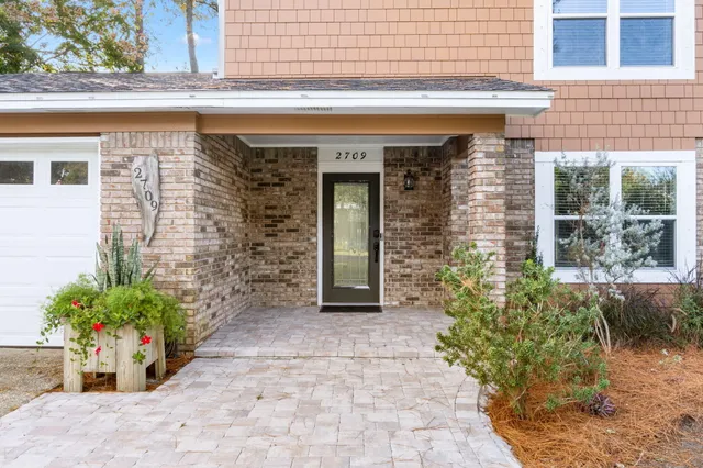 $396,500 | 2709 Sunrunner Lane, Gulf Breeze, FL 32563