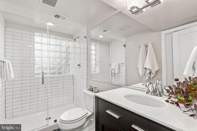 $1,465,000 | 4871 Old Dominion Drive, Arlington, VA 22207