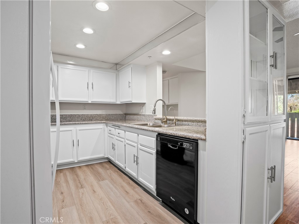 76 Country Mile Road Pomona, CA 91766 - Photo 3 of 32