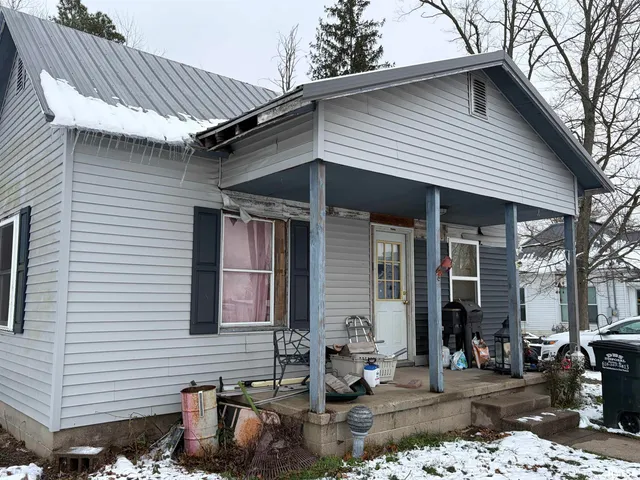 $60,000 | 140 Tanner Street, Louisville, IL 62858