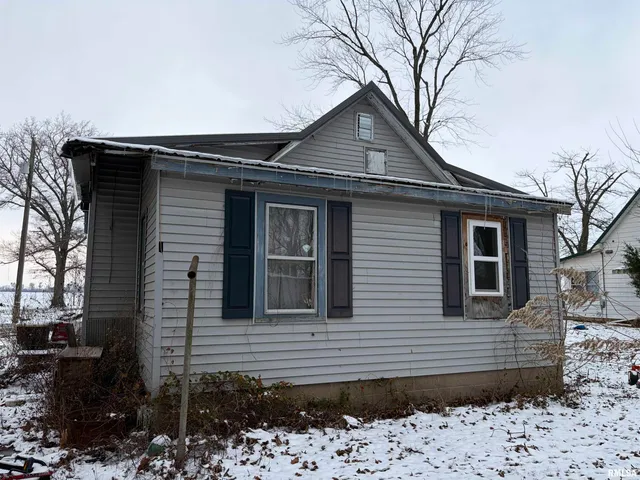 $60,000 | 140 Tanner Street, Louisville, IL 62858