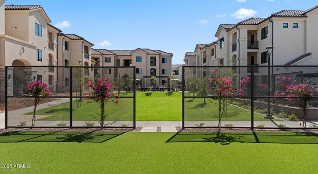 $2,182 | 5885 South 32nd Street, Unit C1, Phoenix, AZ 85040