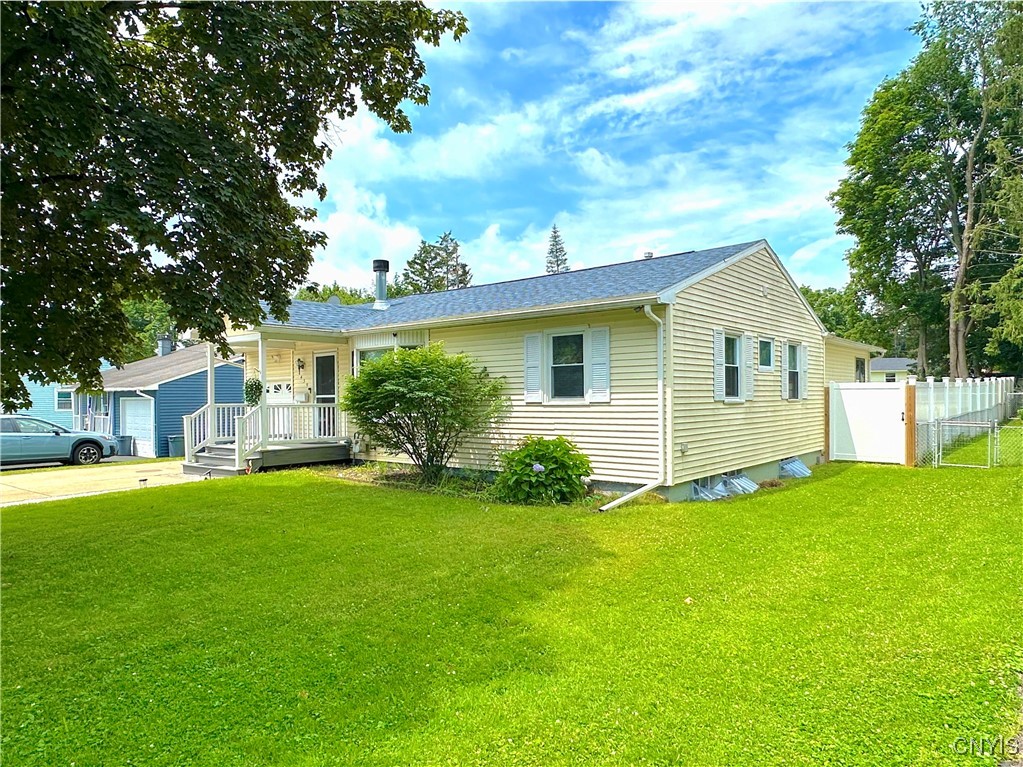 439 Van Dyke Road Utica, NY 13502 - Photo 3 of 42