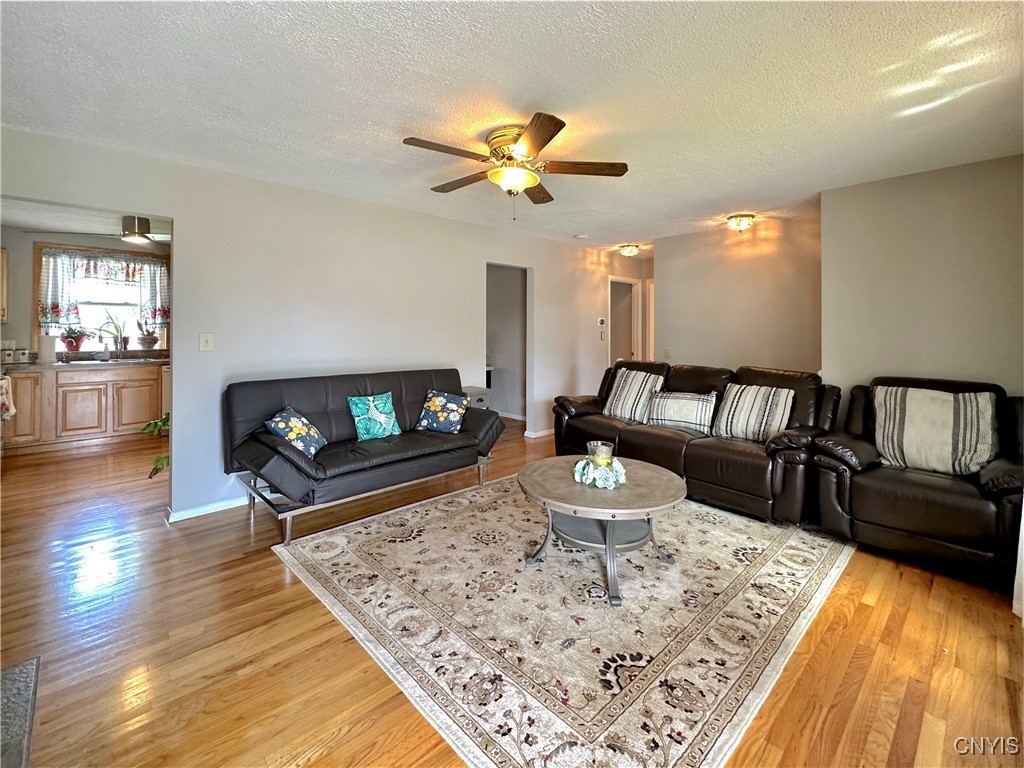 439 Van Dyke Road Utica, NY 13502 - Photo 4 of 42