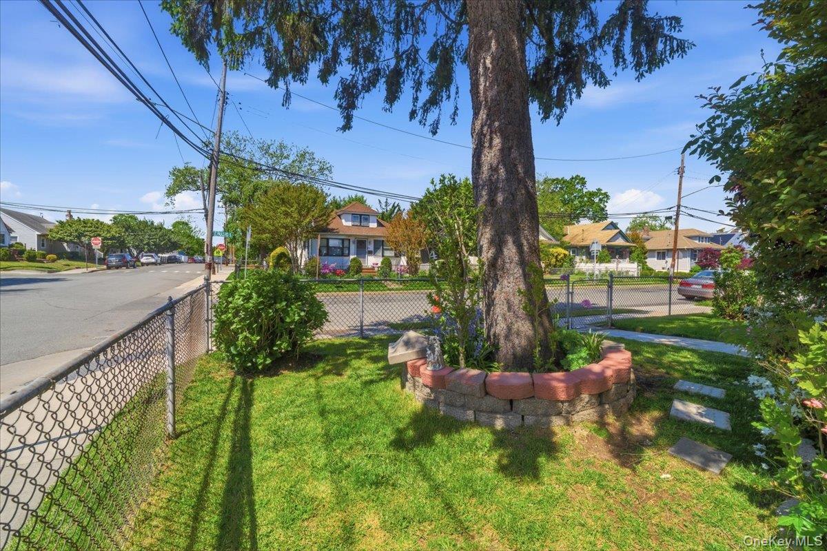 44 St Pauls Road South Hempstead, NY 11550 - Photo 8 of 19