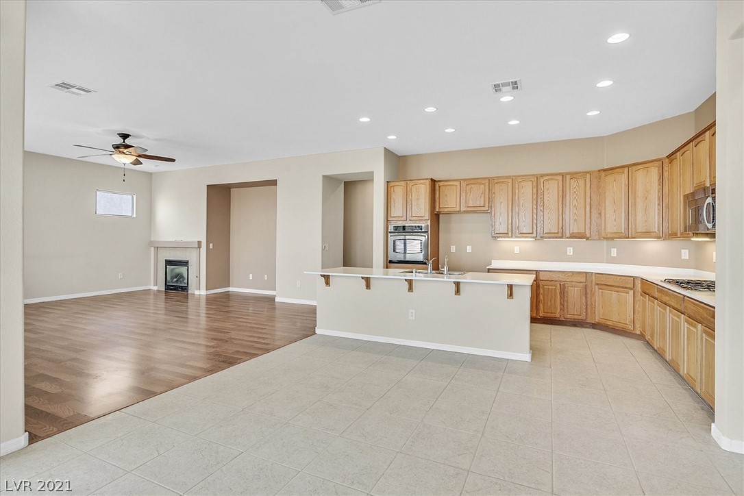 2358 Sandstone Cliffs Drive Henderson, NV 89044 - Photo 12 of 50