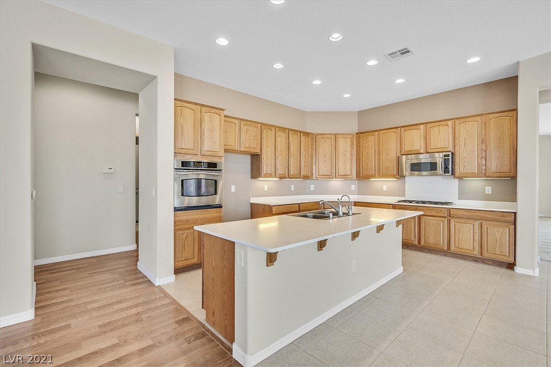 2358 Sandstone Cliffs Drive Henderson, NV 89044 - Photo 13 of 50