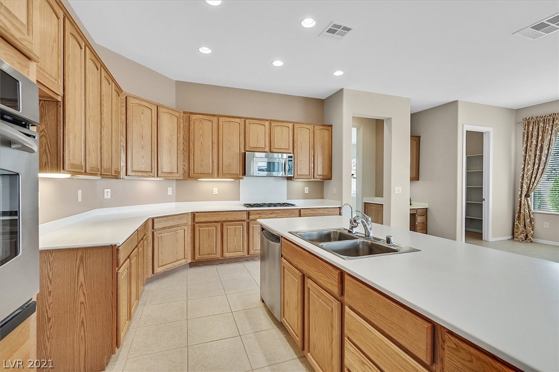 2358 Sandstone Cliffs Drive Henderson, NV 89044 - Photo 14 of 50