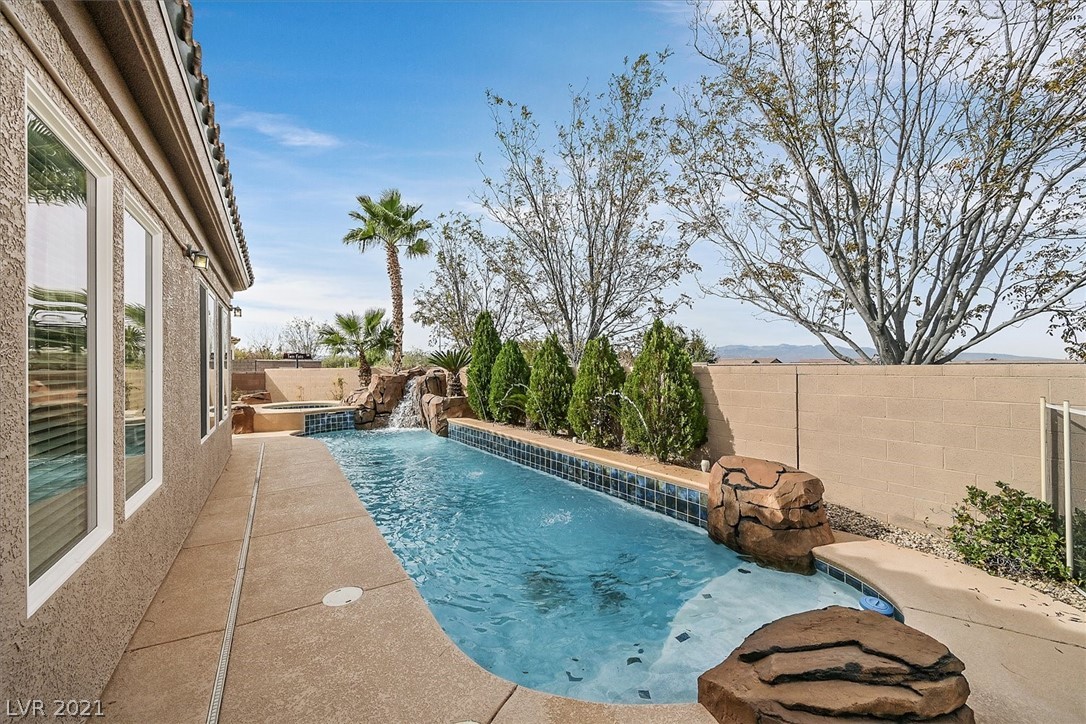 2358 Sandstone Cliffs Drive Henderson, NV 89044 - Photo 29 of 50