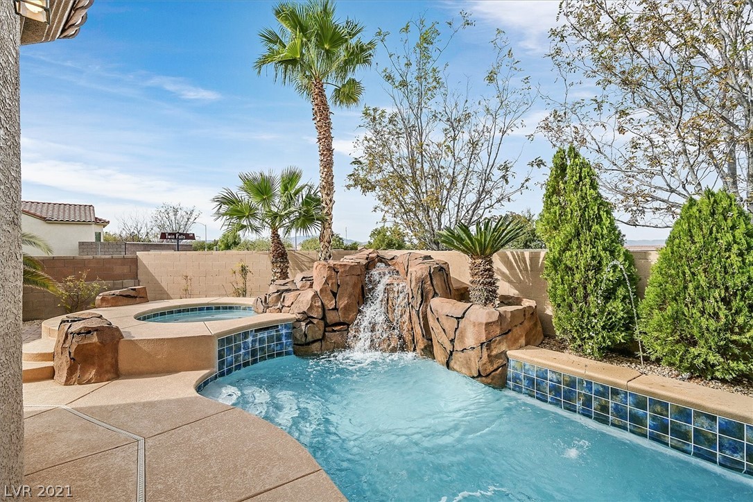 2358 Sandstone Cliffs Drive Henderson, NV 89044 - Photo 30 of 50