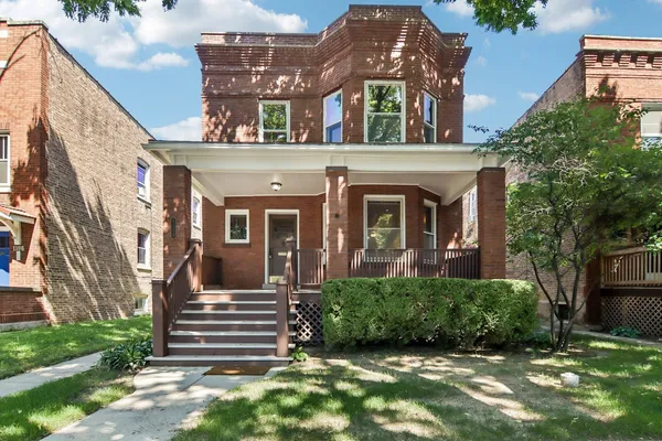 $599,000 | 1110 South Oak Park Avenue, Oak Park, IL 60304