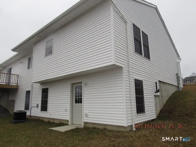 a view of utility room