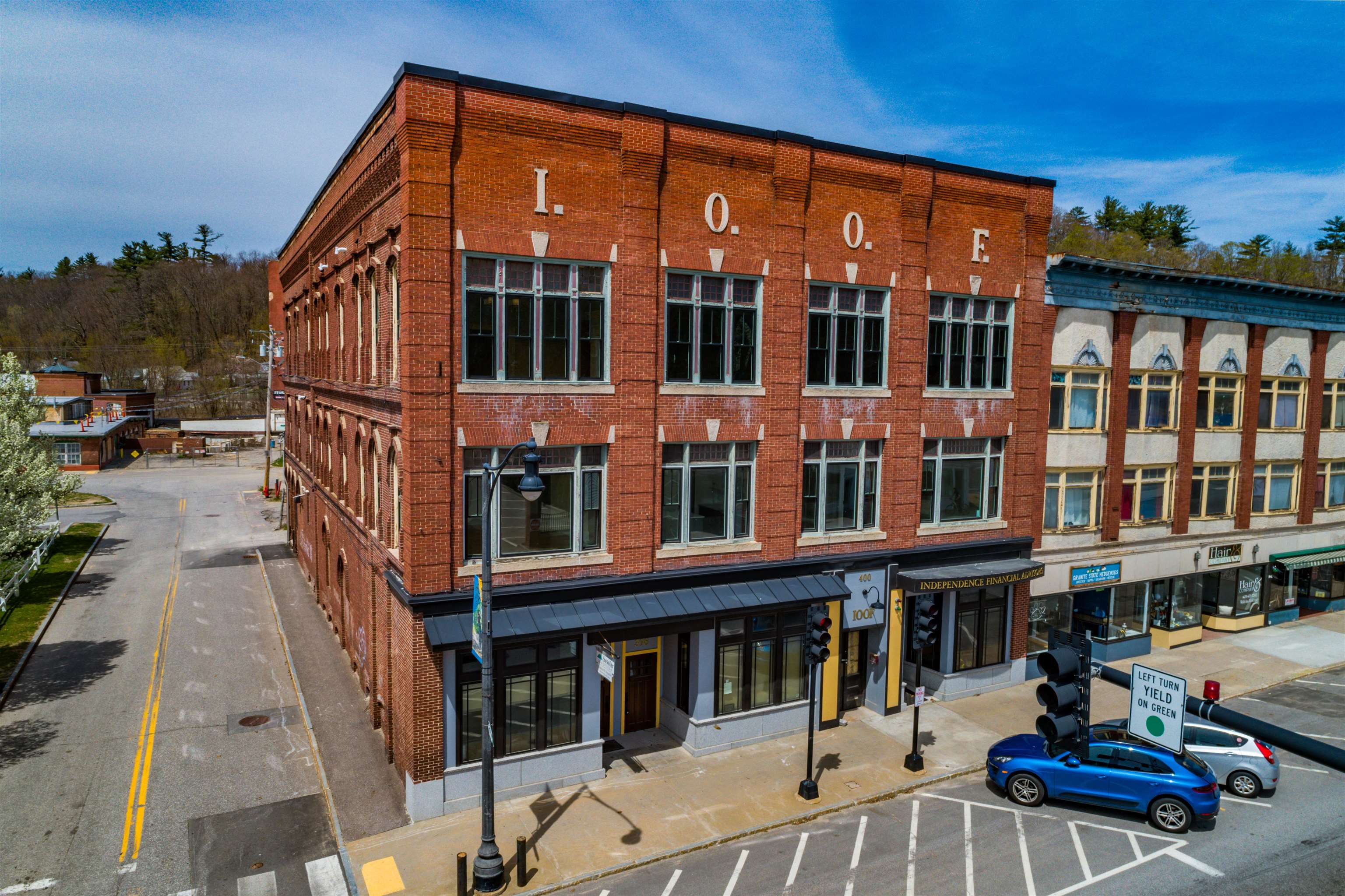 400 Central Street, Unit 5 Franklin, NH 03235 - Photo 2 of 34