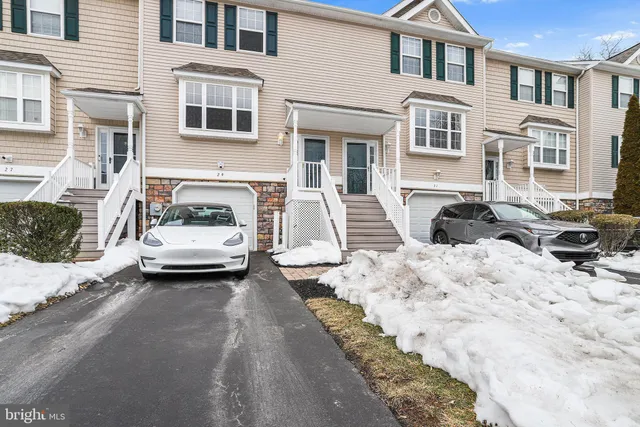 $424,900 | 29 Hoag Lane, Aston, PA 19014