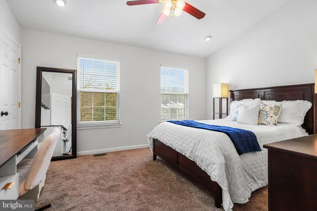 $424,900 | 29 Hoag Lane, Aston, PA 19014