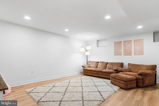 $424,900 | 29 Hoag Lane, Aston, PA 19014