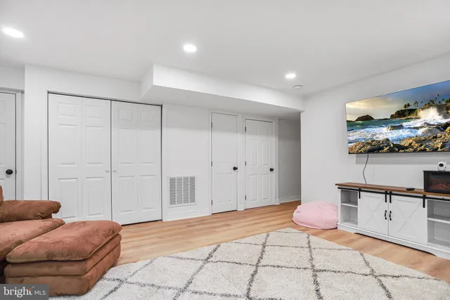 $424,900 | 29 Hoag Lane, Aston, PA 19014